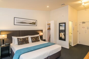 Gilmer Apartment Hotel