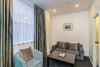 Gilmer Apartment Hotel