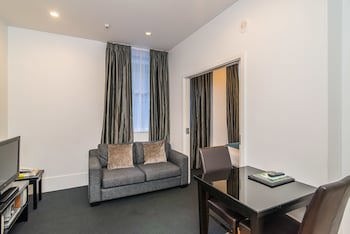 Gilmer Apartment Hotel