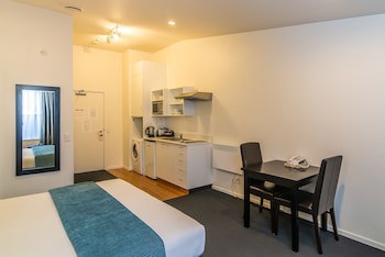 Gilmer Apartment Hotel