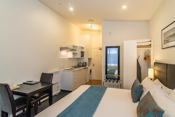 Gilmer Apartment Hotel