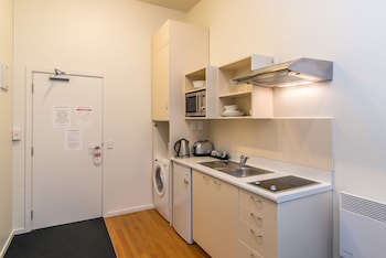 Gilmer Apartment Hotel