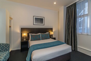 Gilmer Apartment Hotel
