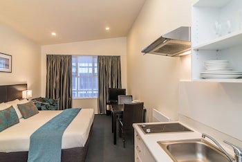Gilmer Apartment Hotel