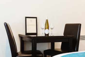 Gilmer Apartment Hotel