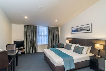 Gilmer Apartment Hotel