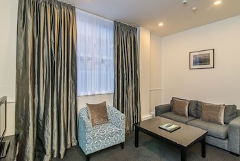 Gilmer Apartment Hotel
