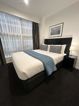 Gilmer Apartment Hotel