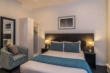 Gilmer Apartment Hotel