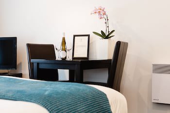 Gilmer Apartment Hotel