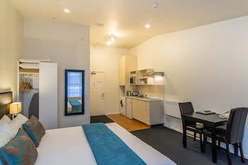 Gilmer Apartment Hotel