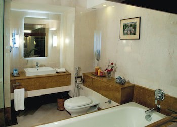 Avari Lahore