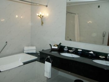 Avari Lahore
