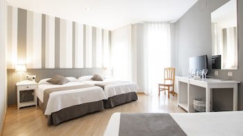 Hotel Isabel De Segura
