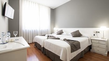 Hotel Isabel De Segura