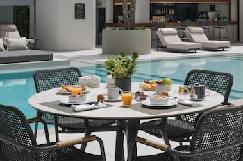 Blazer Suites Hotel