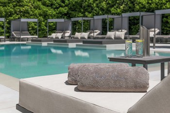 Blazer Suites Hotel