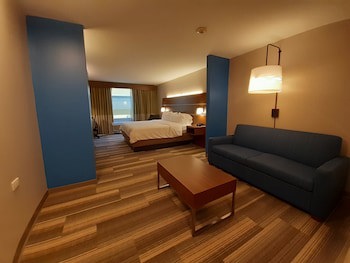 Holiday Inn Express Hotel And Suites Trincity Trinidad Airport