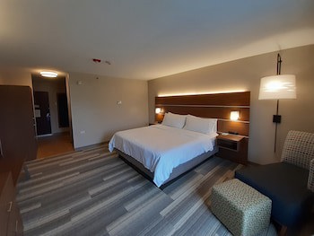Holiday Inn Express Hotel And Suites Trincity Trinidad Airport