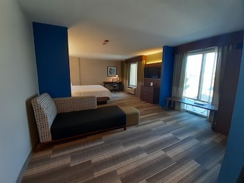 Holiday Inn Express Hotel And Suites Trincity Trinidad Airport