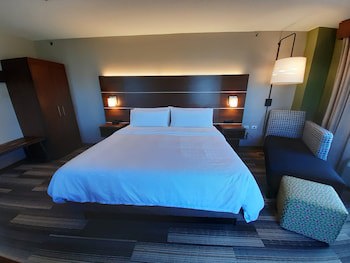 Holiday Inn Express Hotel And Suites Trincity Trinidad Airport