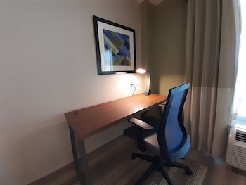 Holiday Inn Express Hotel And Suites Trincity Trinidad Airport