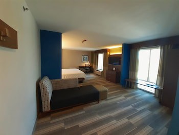 Holiday Inn Express Hotel And Suites Trincity Trinidad Airport