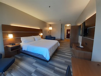Holiday Inn Express Hotel And Suites Trincity Trinidad Airport