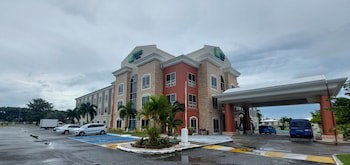 Holiday Inn Express Hotel And Suites Trincity Trinidad Airport