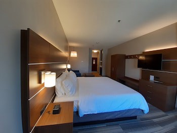 Holiday Inn Express Hotel And Suites Trincity Trinidad Airport