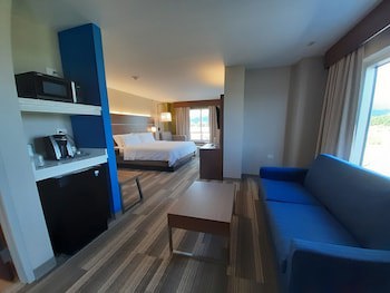 Holiday Inn Express Hotel And Suites Trincity Trinidad Airport