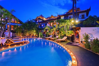 Hotel By The Red Canal