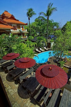 Hotel By The Red Canal
