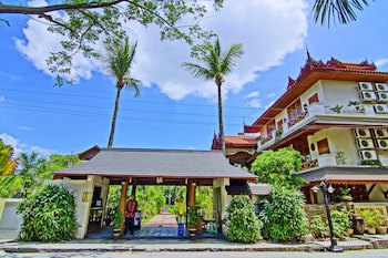 Hotel By The Red Canal