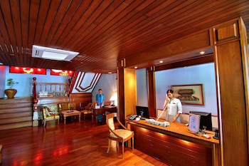Hotel By The Red Canal