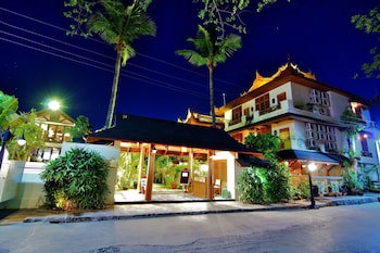 Hotel By The Red Canal