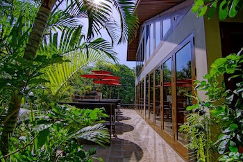 Hotel By The Red Canal
