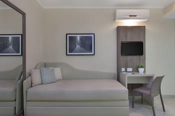 115 The Strand Hotel By Neu Collective