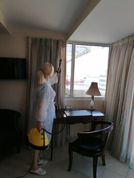 Hotel Triton