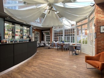 Warbrook House Heritage Hotel