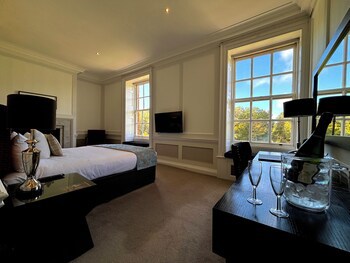 Warbrook House Heritage Hotel
