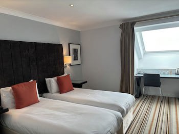 Warbrook House Heritage Hotel