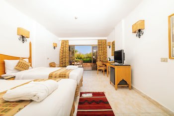 Flamenco Beach And Resort