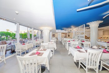 Flamenco Beach And Resort