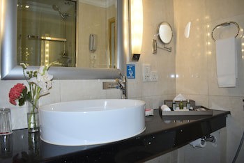 Ramada Plaza By Wyndham Karachi Airport Hotel