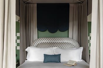 Cowley Manor Experimental
