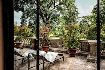 Cowley Manor Experimental