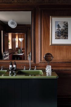 Cowley Manor Experimental