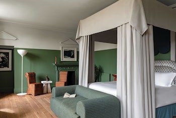 Cowley Manor Experimental