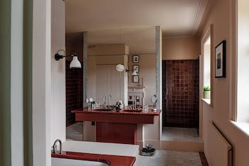 Cowley Manor Experimental